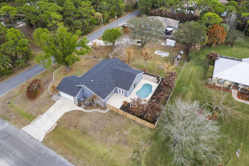 Photo of 701 Bartow Street, Fort Pierce, FL 34982 (MLS # B26015120)