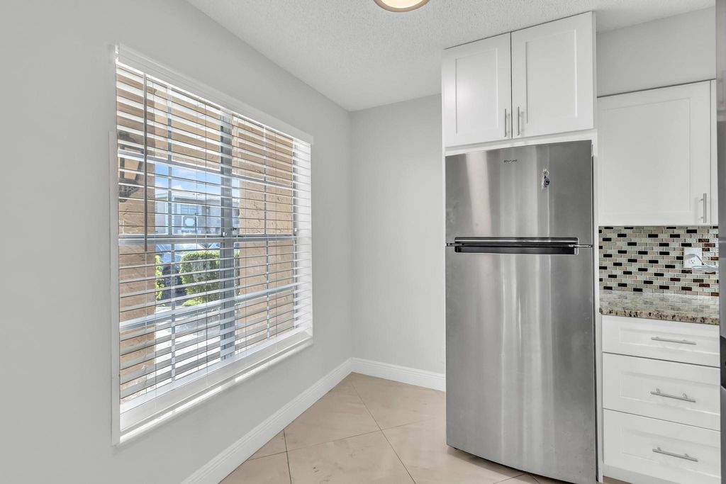 Photo of 13950 Via Flora #B, Delray Beach, FL 33484 (MLS # F10542552)