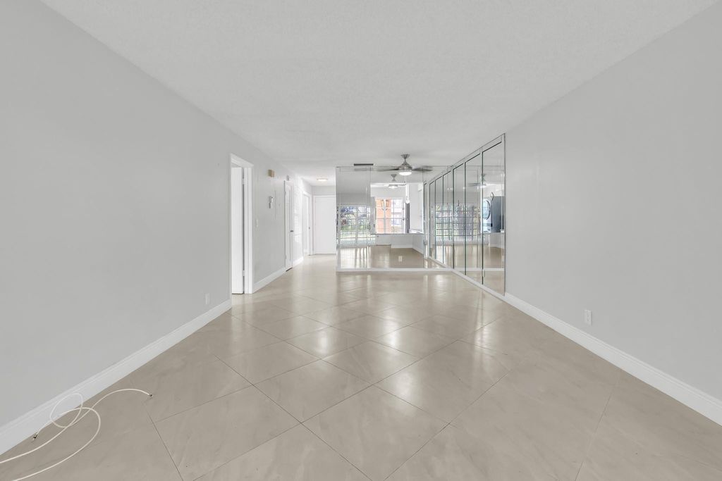 Photo of 13950 Via Flora #B, Delray Beach, FL 33484 (MLS # F10542552)