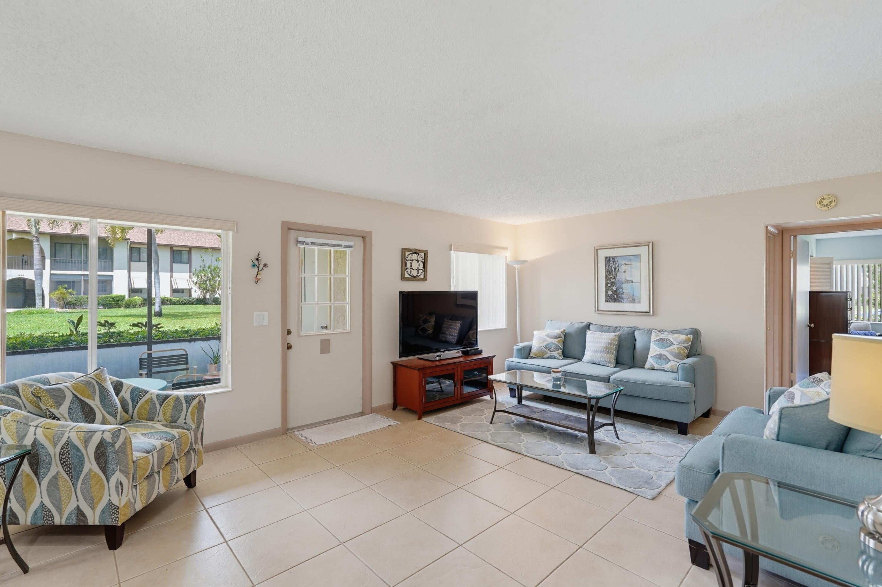 Properties 331 Knotty Pine Circle C-1