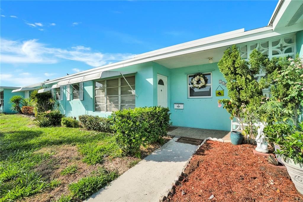 Photo of 265 South Blvd #C, Boynton Beach, FL 33435 (MLS # F10319717)