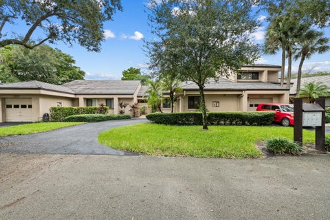 Photo of 9212 CHELSEA Drive N, Plantation, FL 33324 (MLS # B26080309)