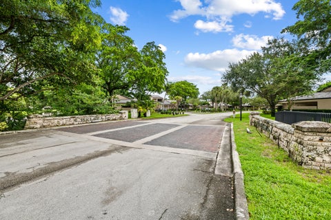 Tiny photo for 9212 CHELSEA Drive N, Plantation, FL 33324 (MLS # B26080309)