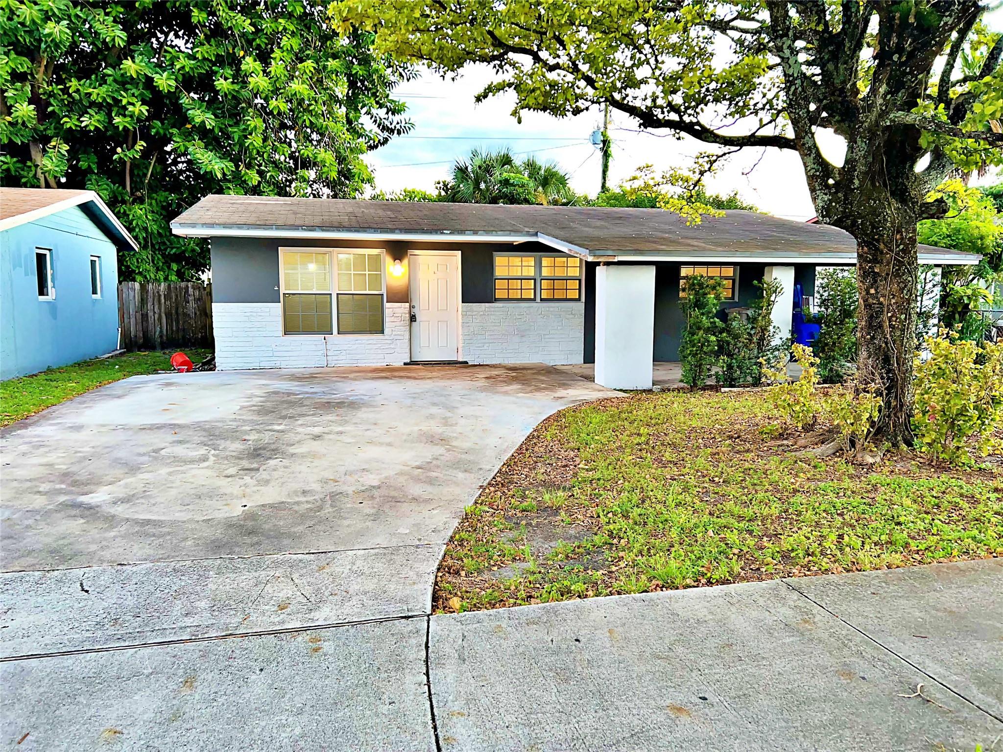 Welcome to this charming 3-bedroom, 1-bathroom single-family home in the heart of Pompano Beach! Featuring a spacious front and backyard, a large driveway, and a convenient carport, this property offers comfort and functionality. The roof and A/C units are just 2 years old, ensuring peace of mind for years to come. Enjoy quick access to highways, shopping, dining, and recreation, with the beach only 20 minutes away and the airport just 25 minutes out. Don’t miss this well-located gem with room to grow!
ACT FAST, THIS WONT LAST. "NO HOA"