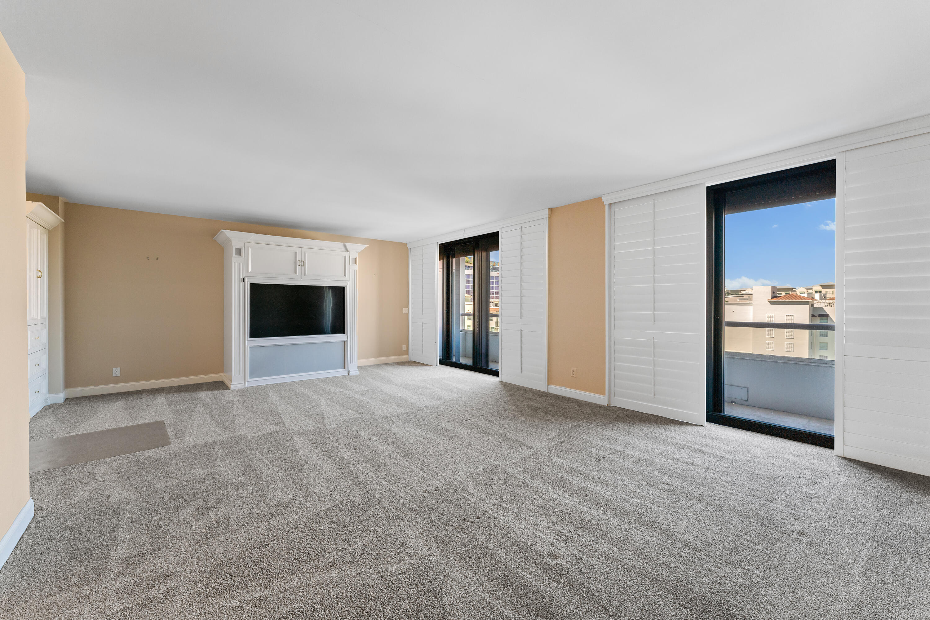 Plaza of the Palm Beaches - Residential