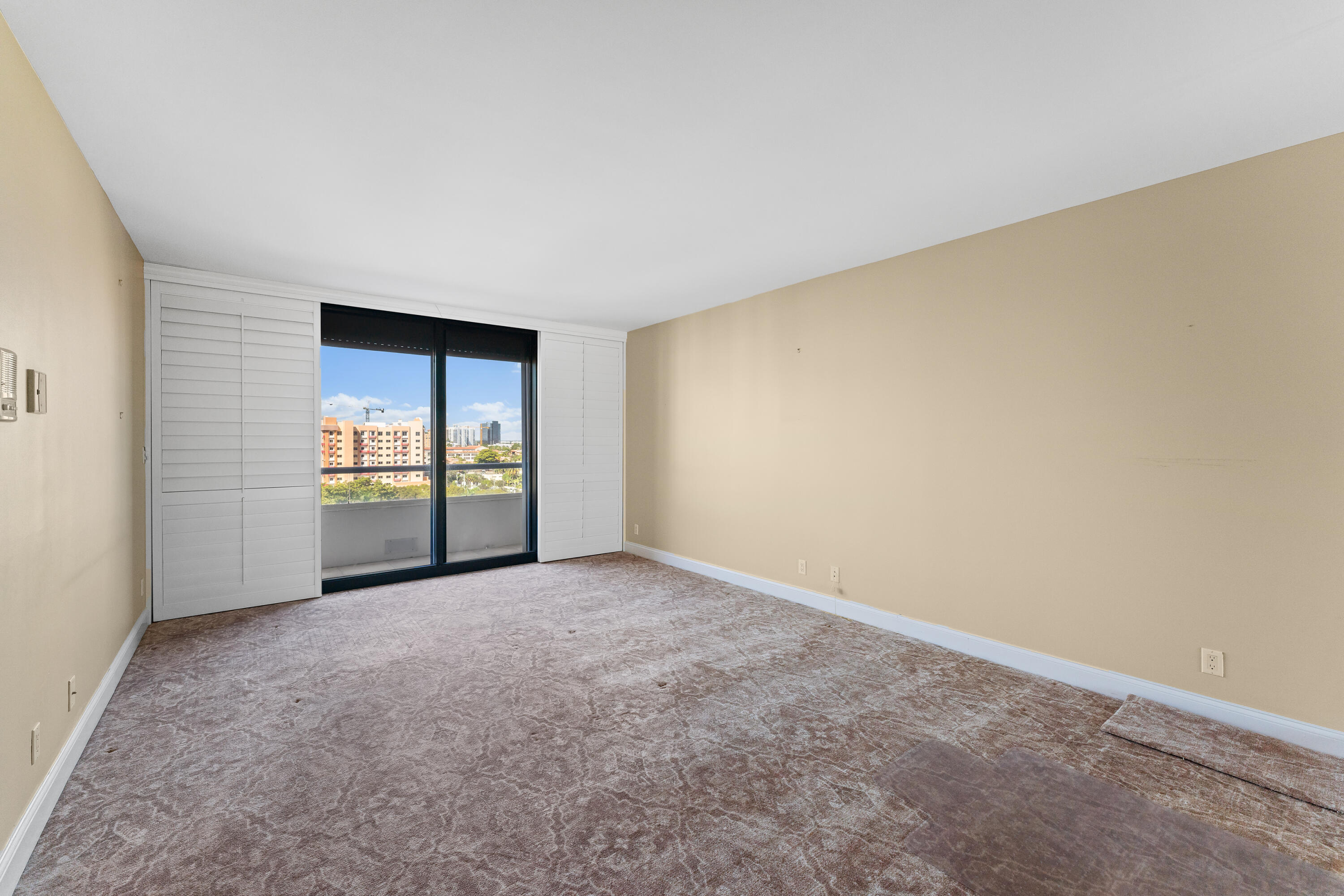 Plaza of the Palm Beaches - Residential