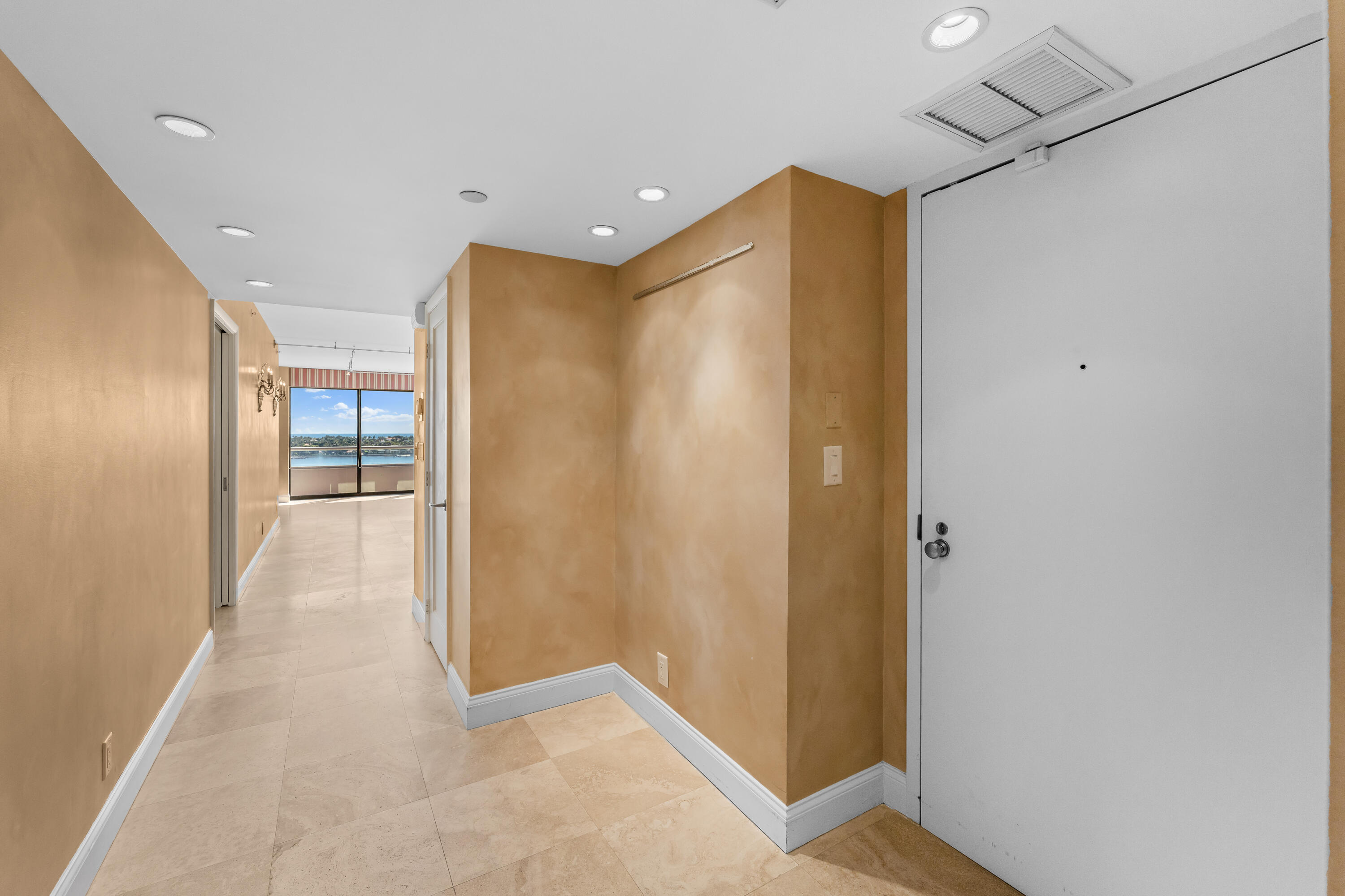 Plaza of the Palm Beaches - Residential