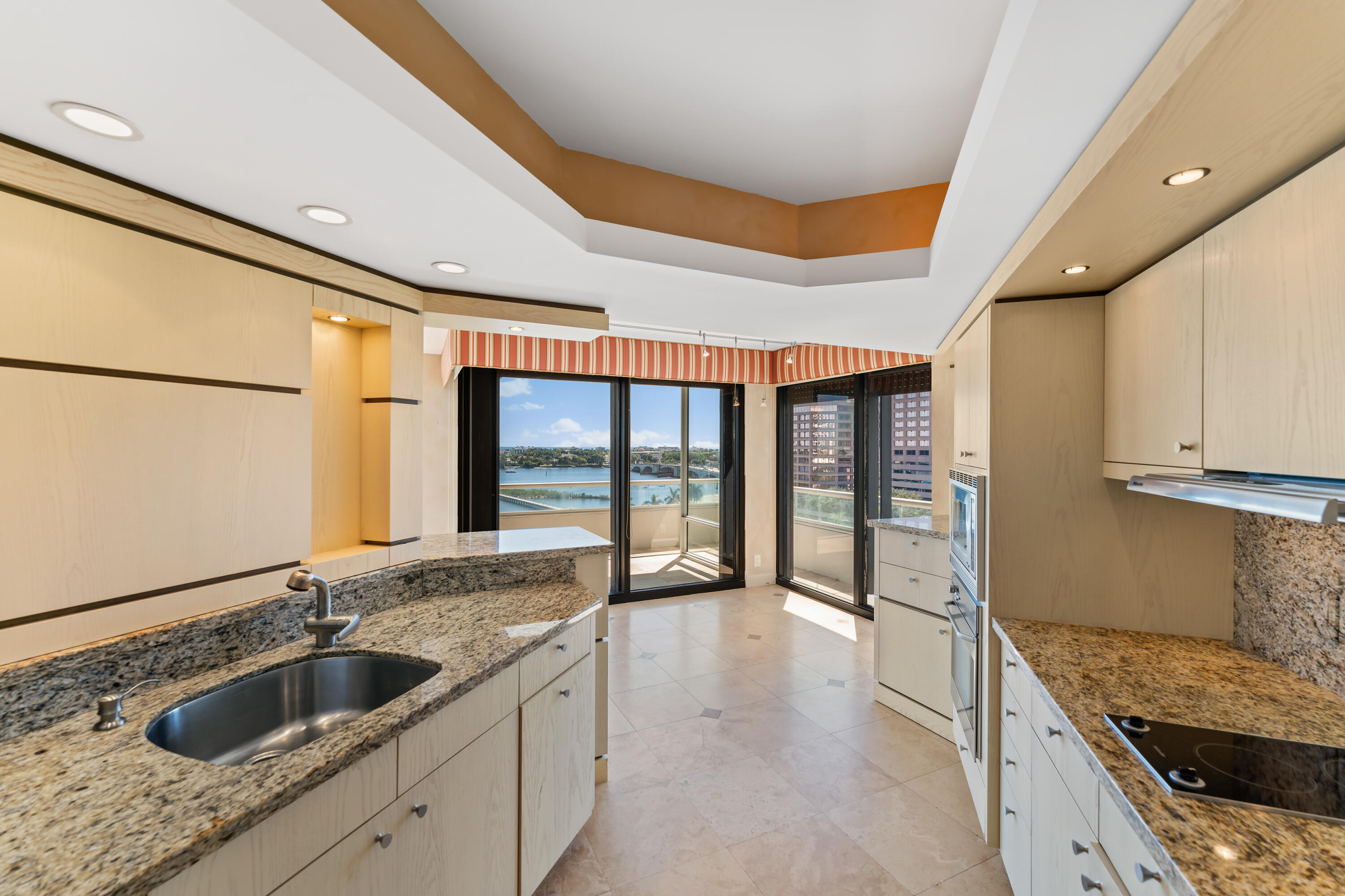 Plaza of the Palm Beaches - Residential