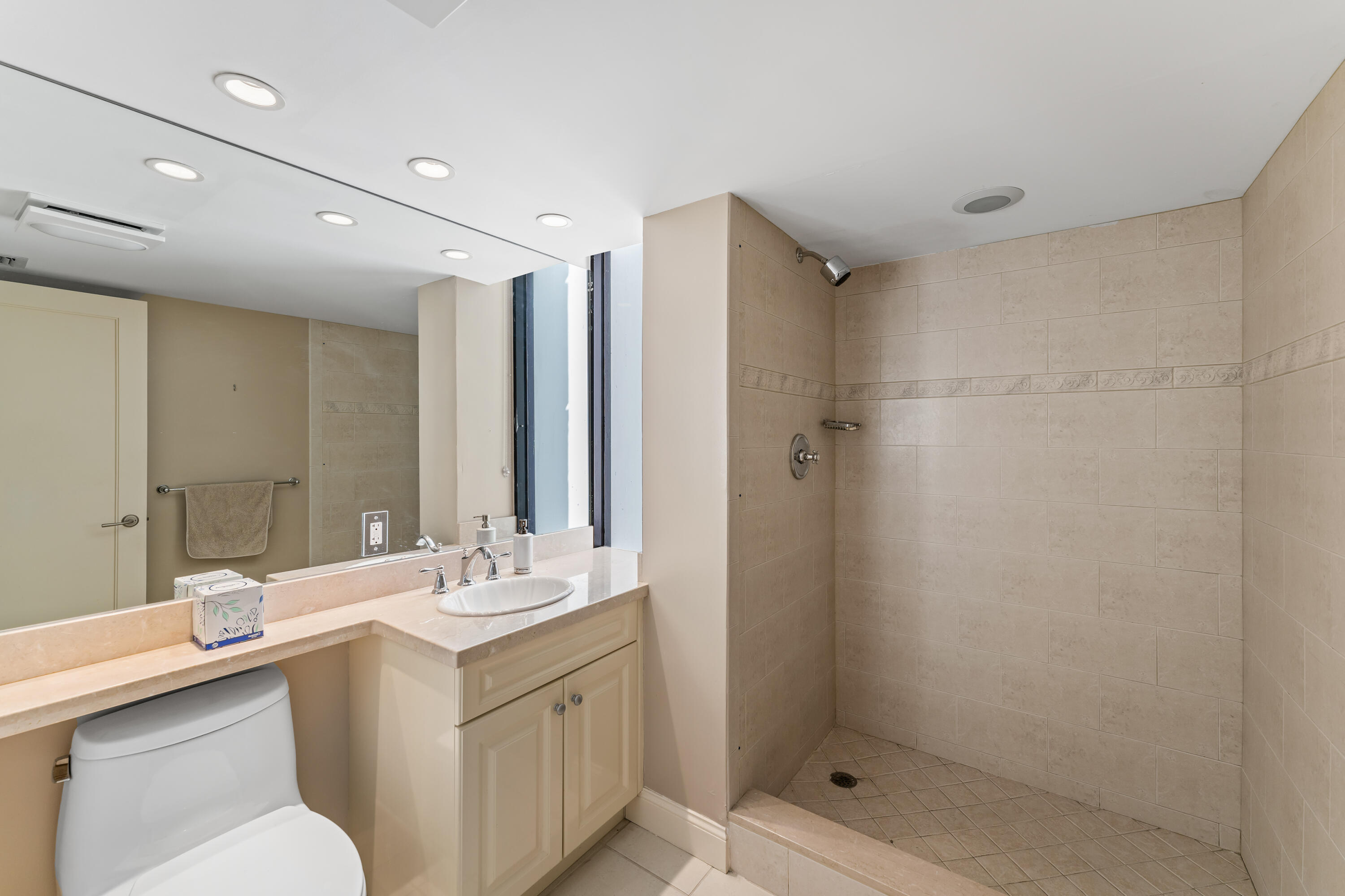 Plaza of the Palm Beaches - Residential