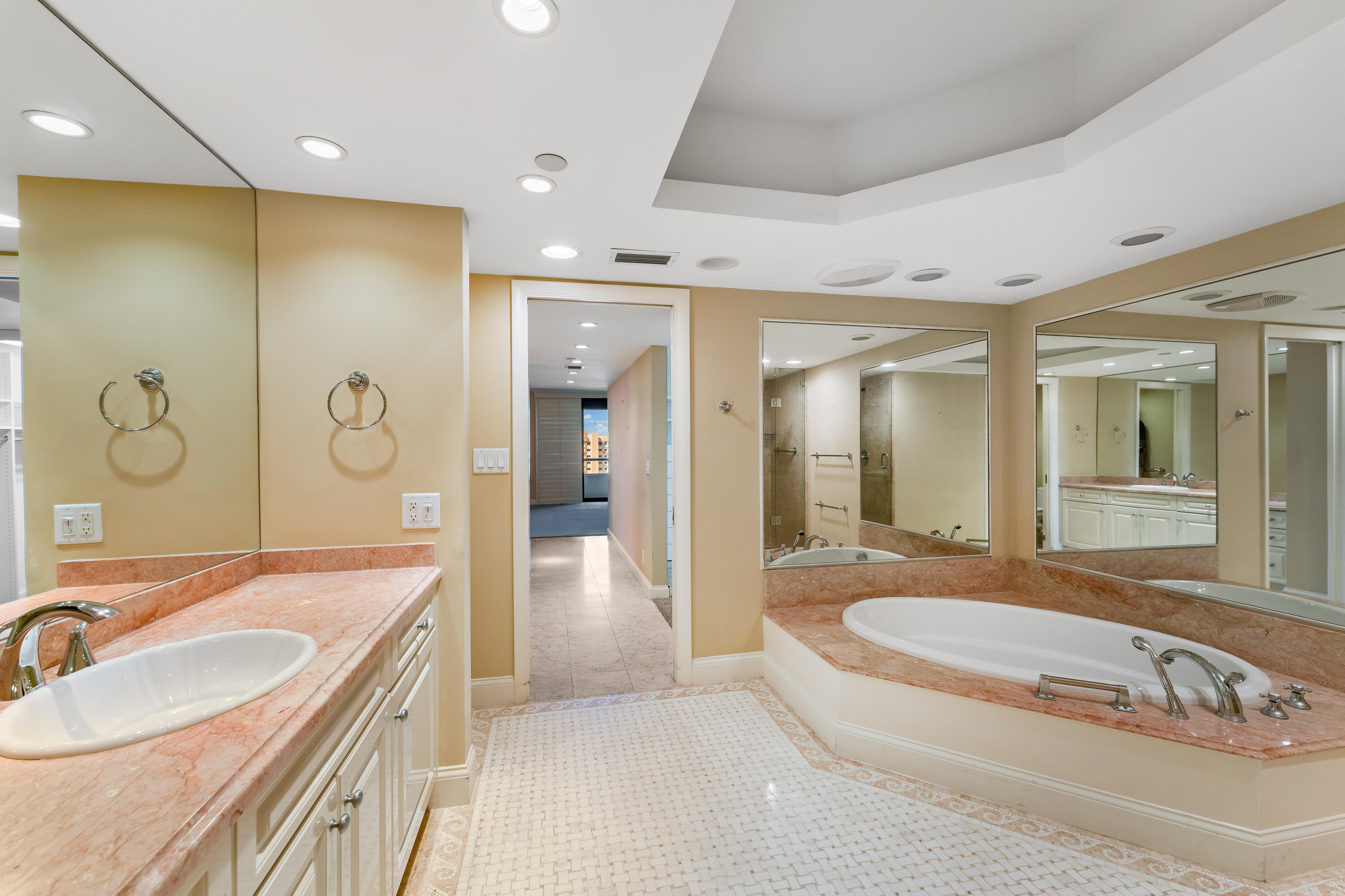 Plaza of the Palm Beaches - Residential