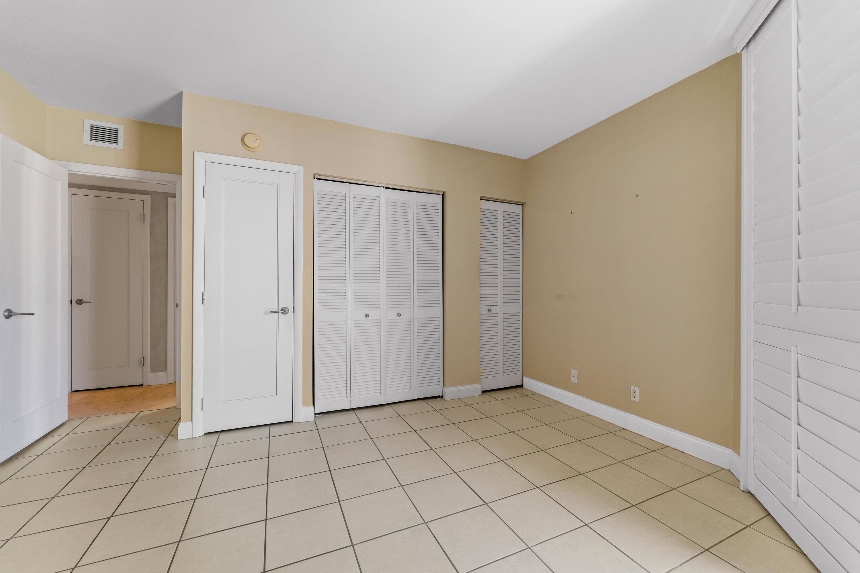 Plaza of the Palm Beaches - Residential