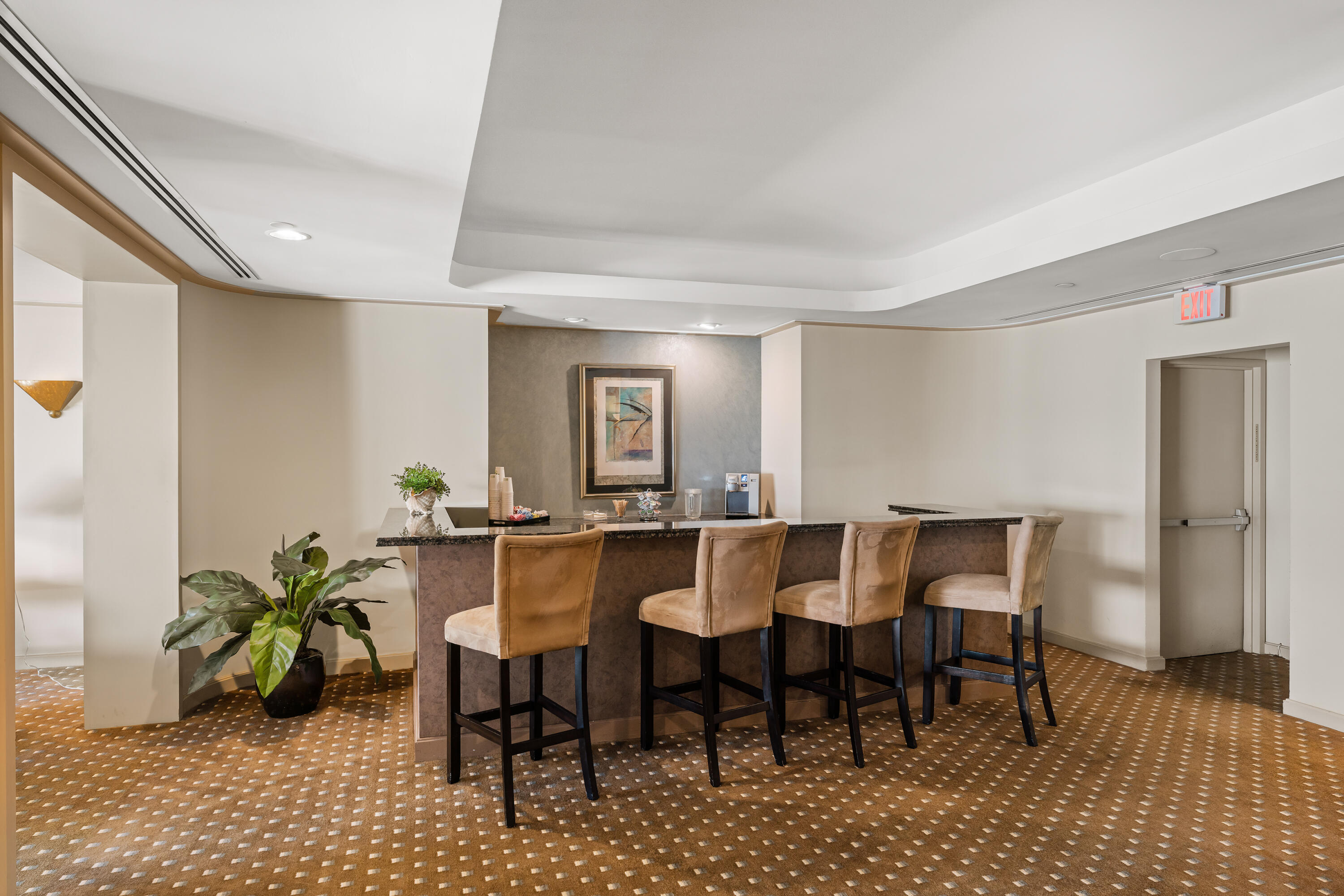 Plaza of the Palm Beaches - Residential