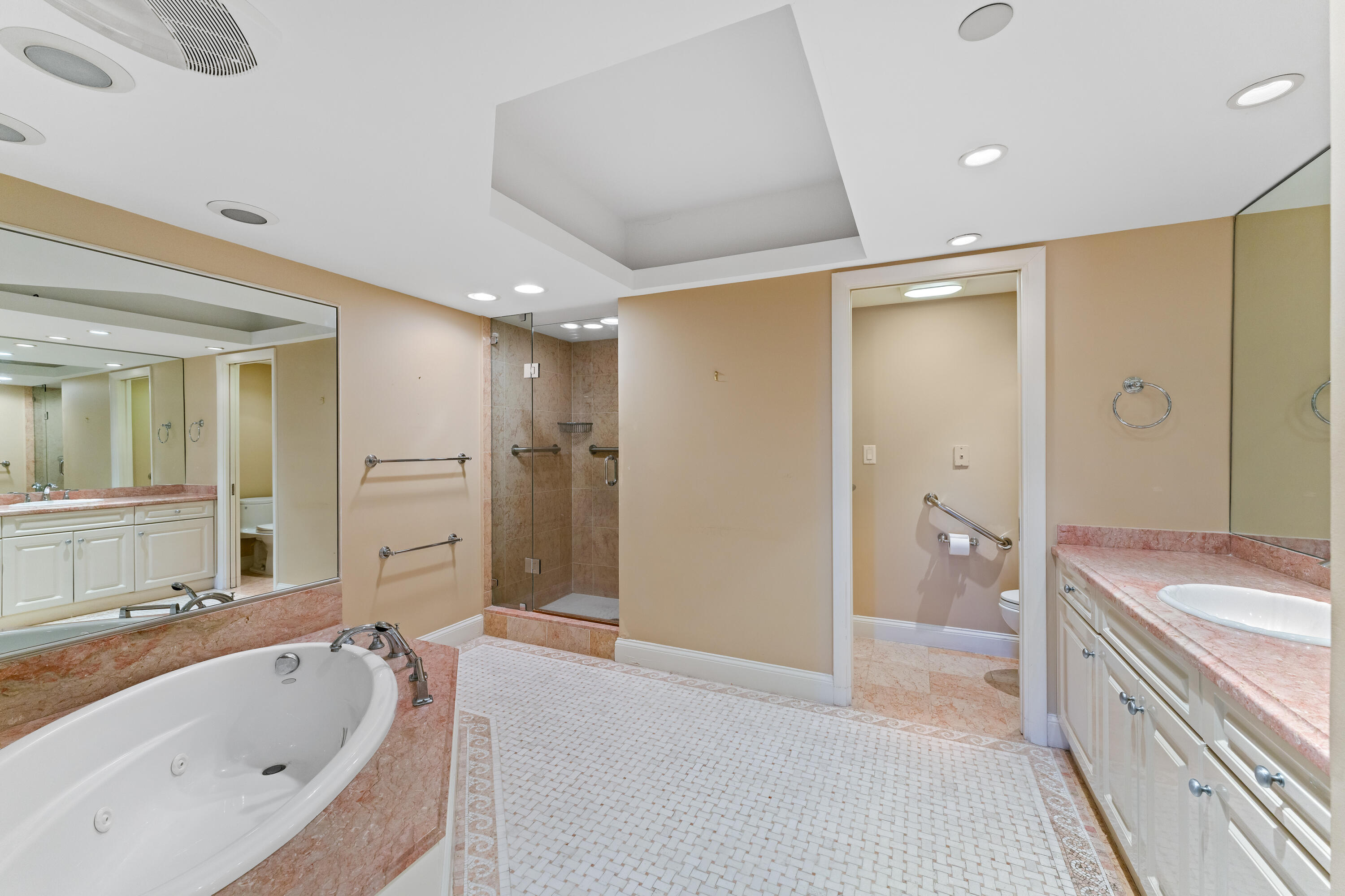 Plaza of the Palm Beaches - Residential