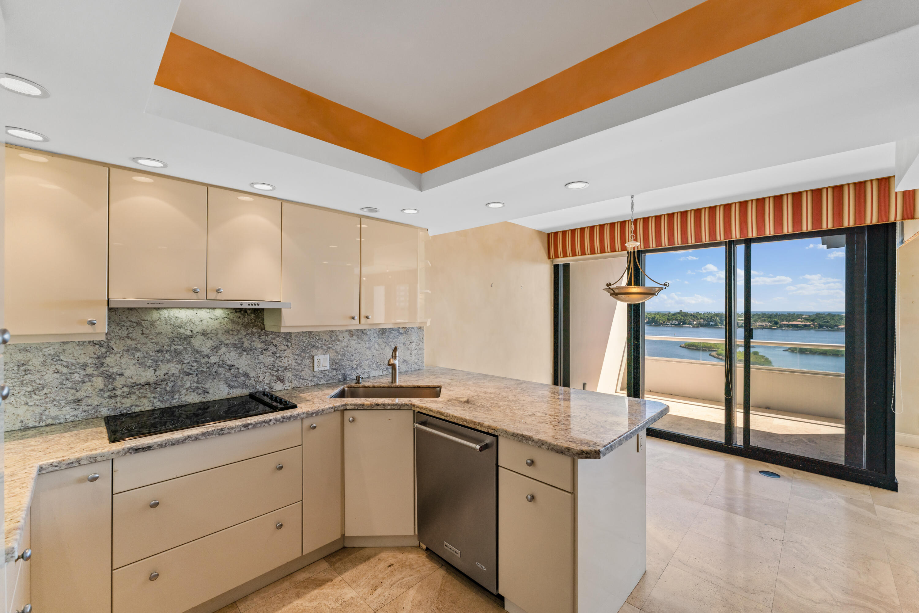 Plaza of the Palm Beaches - Residential