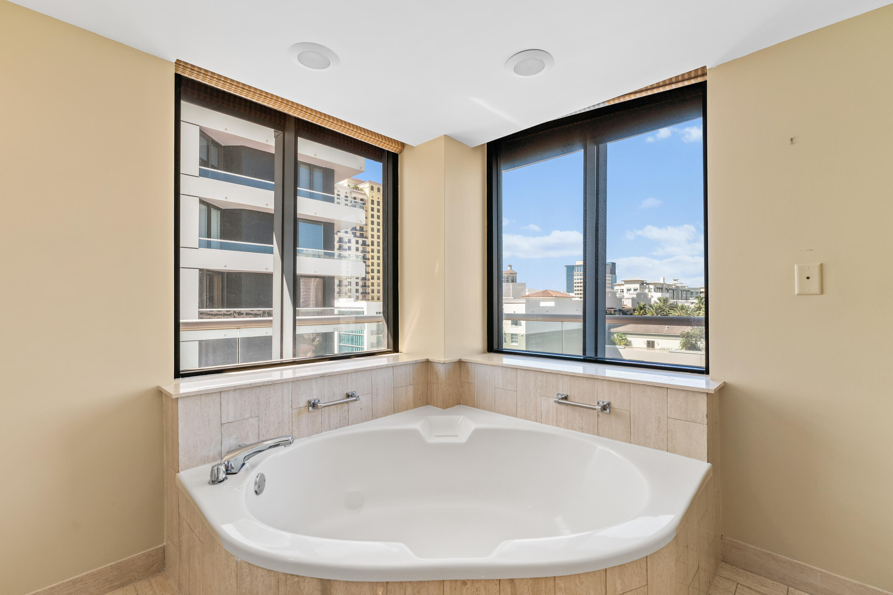 Plaza of the Palm Beaches - Residential