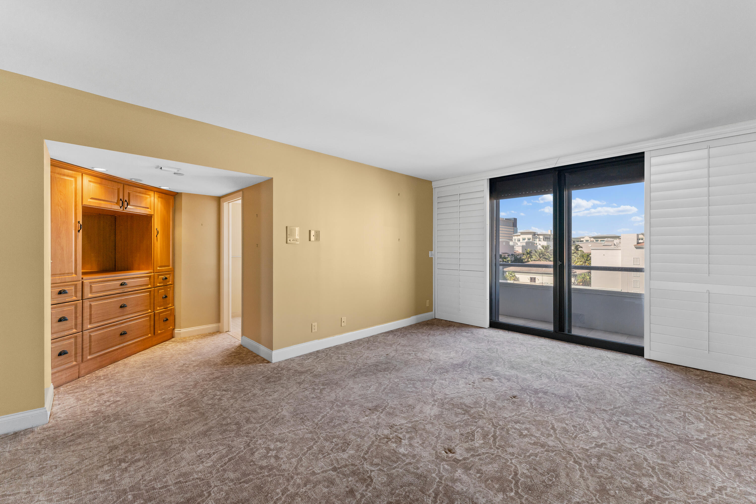 Plaza of the Palm Beaches - Residential