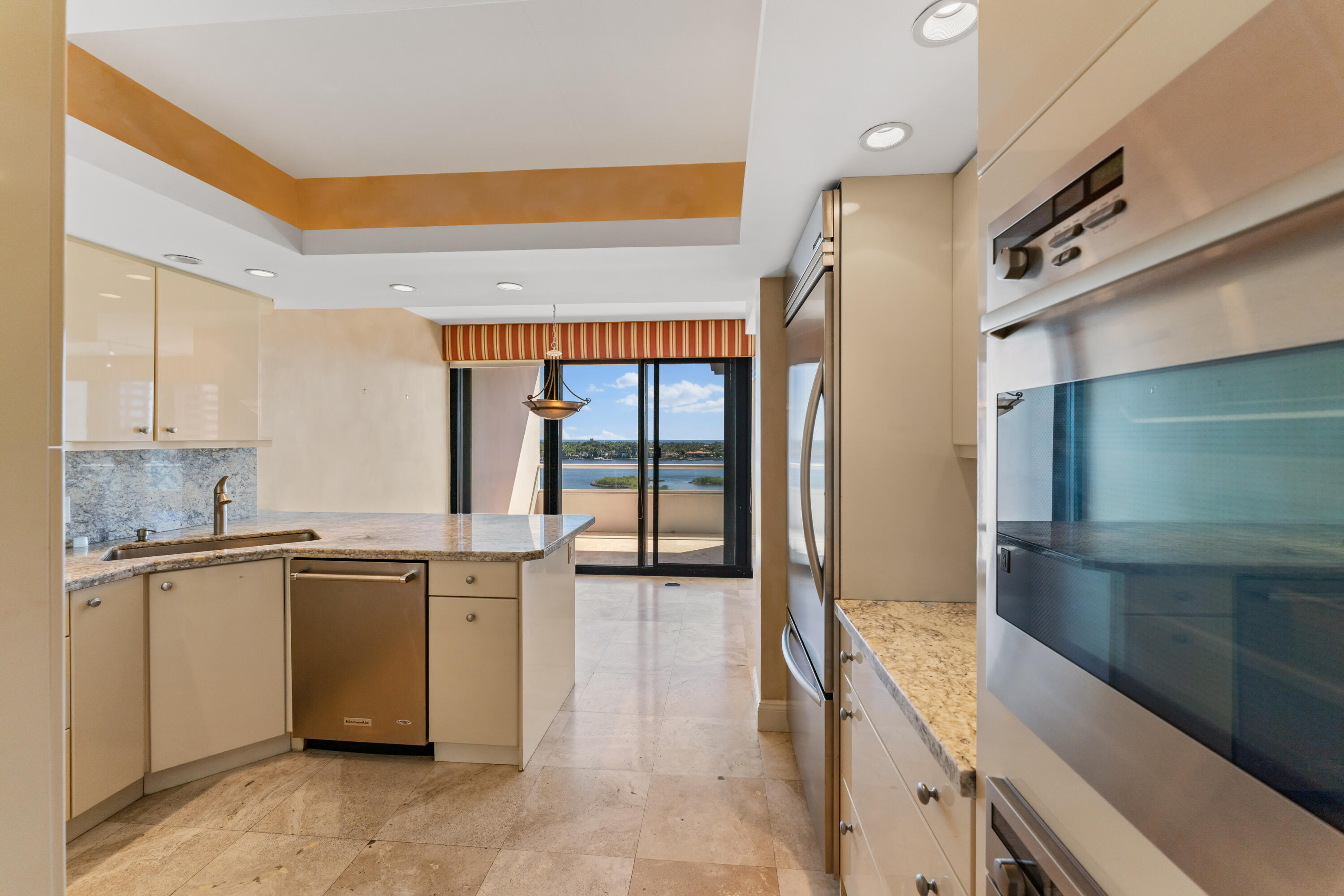 Plaza of the Palm Beaches - Residential