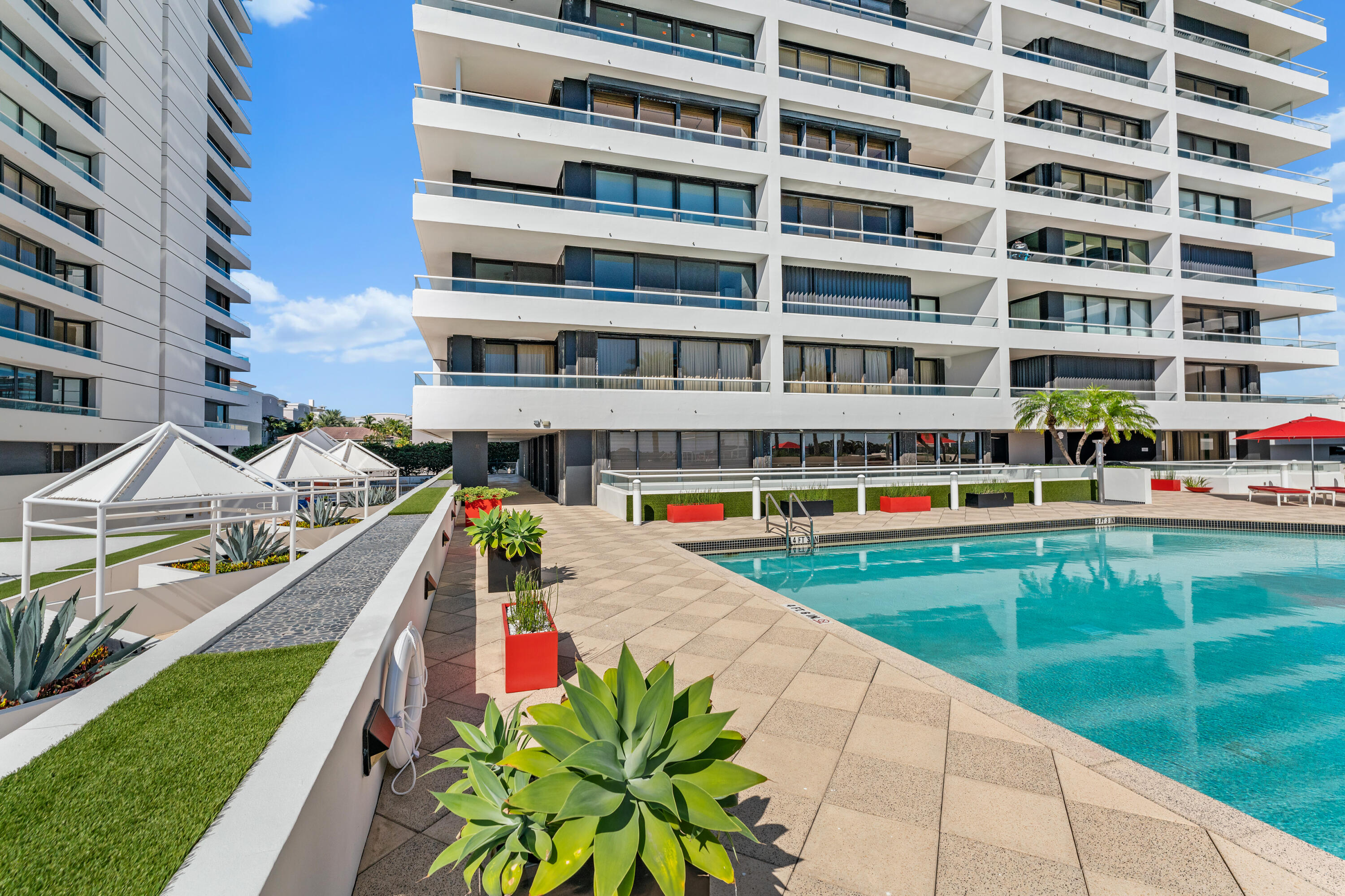 Plaza of the Palm Beaches - Residential