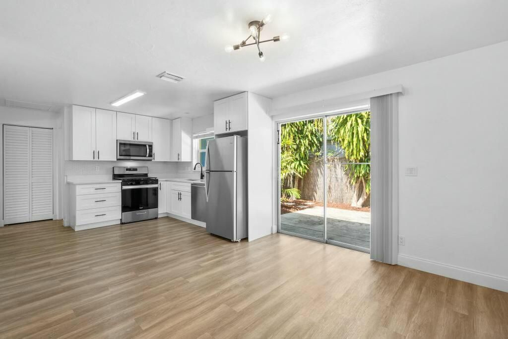 Photo of 618 3rd Avenue S, Lake Worth Beach, FL 33460 (MLS # R11069017)