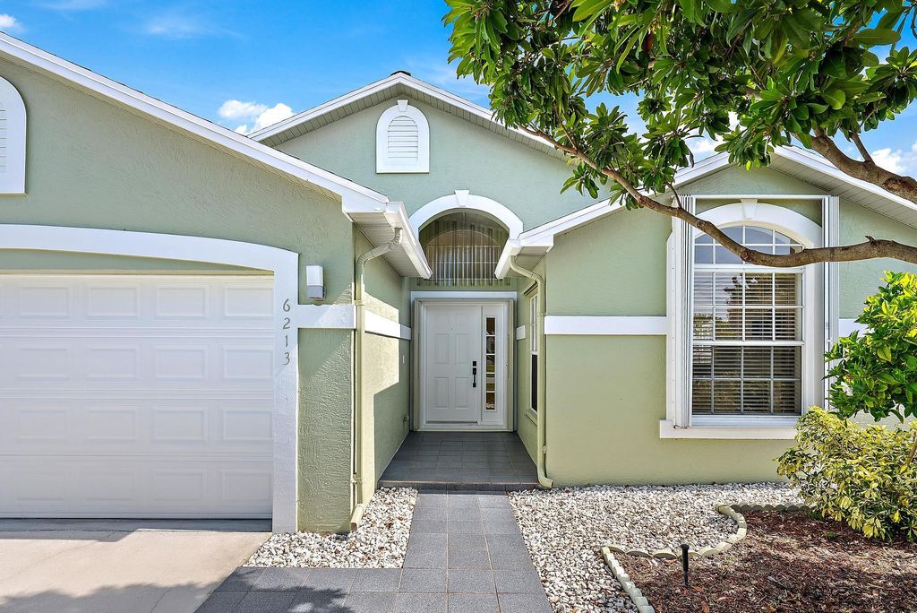 Photo of 6213 Lauderdale Street, Jupiter, FL 33458 (MLS # R11110036)