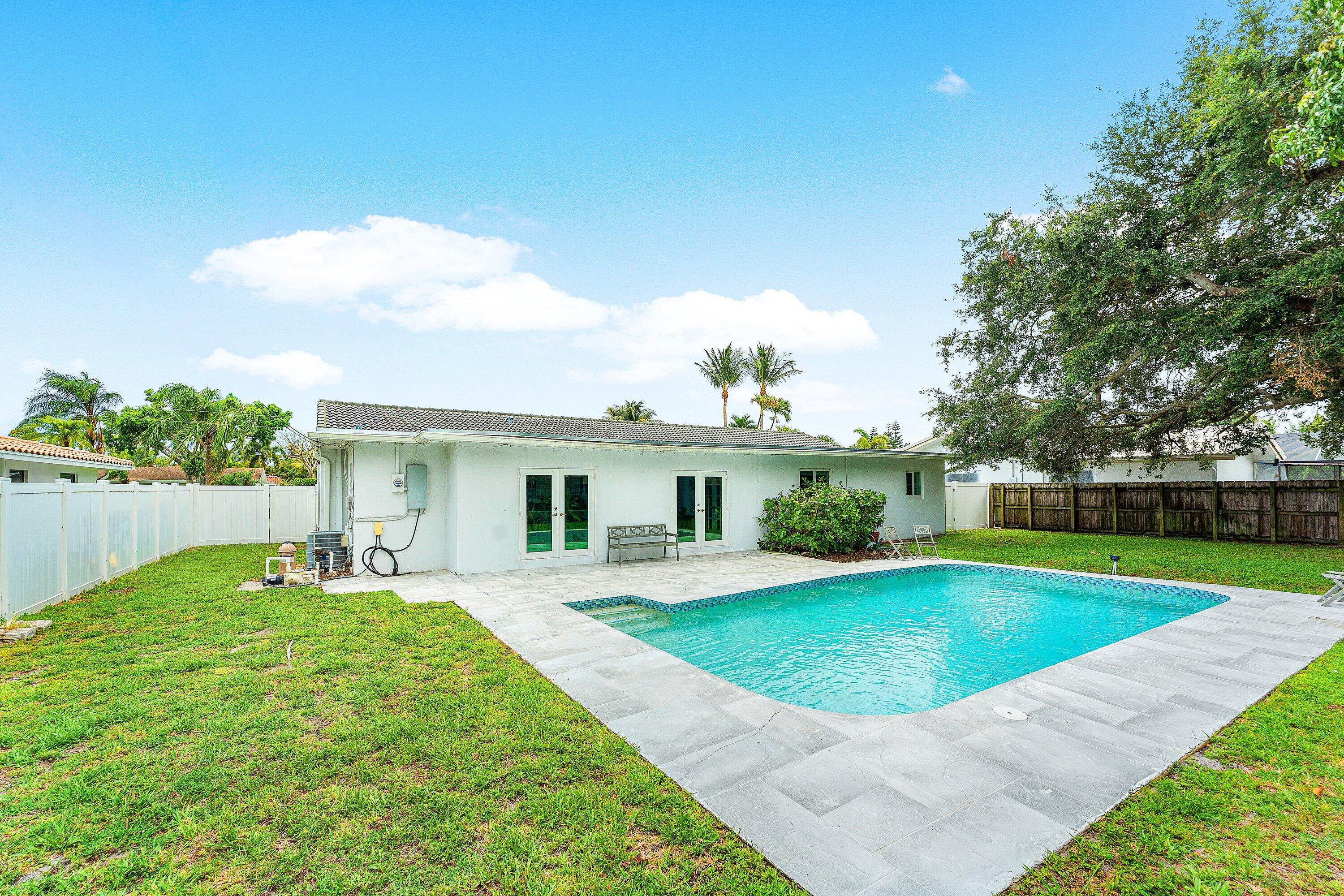 COUNTRY CLUB VILLAGE - Residential