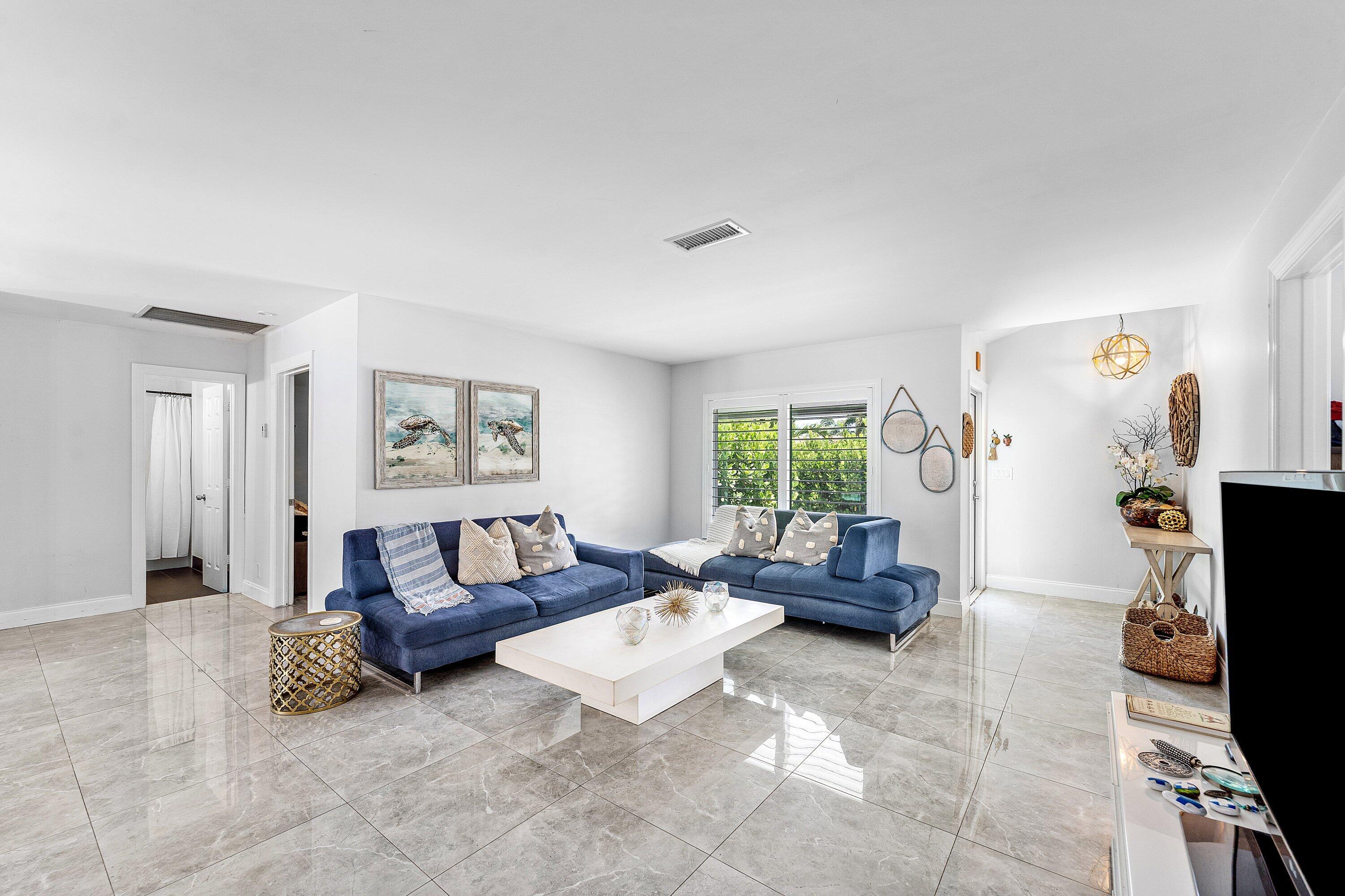 COUNTRY CLUB VILLAGE - Residential