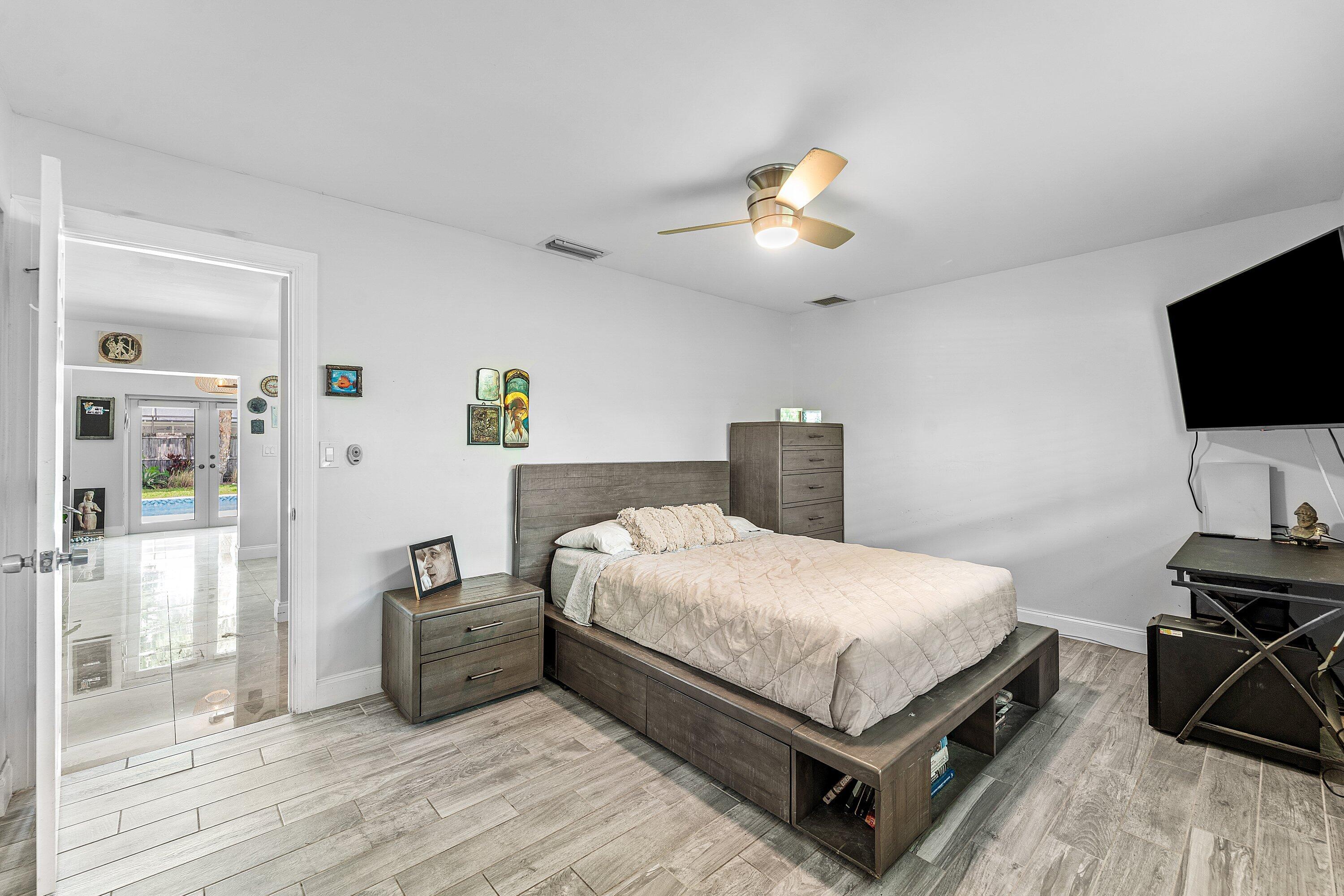 COUNTRY CLUB VILLAGE - Residential