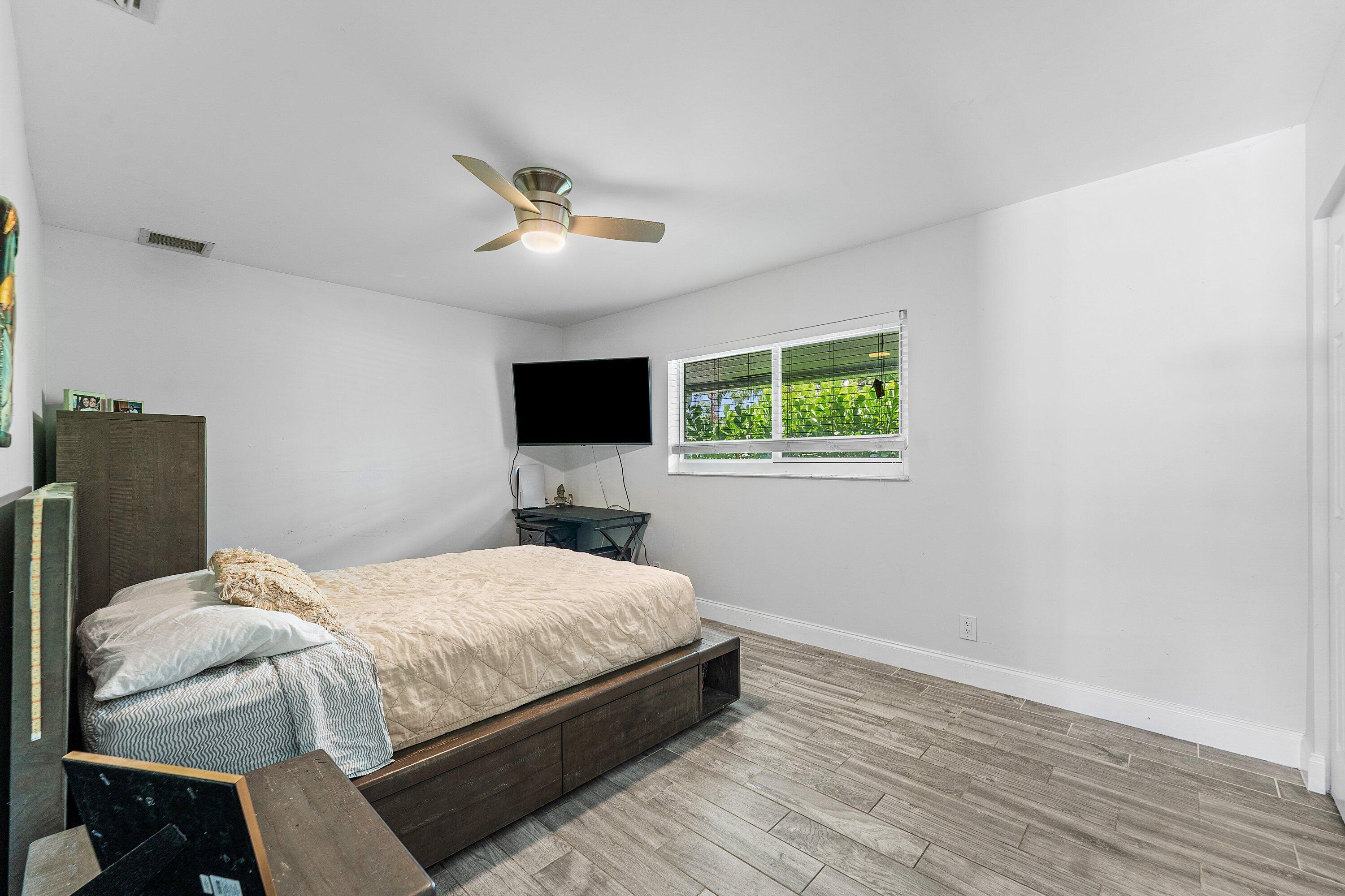 COUNTRY CLUB VILLAGE - Residential