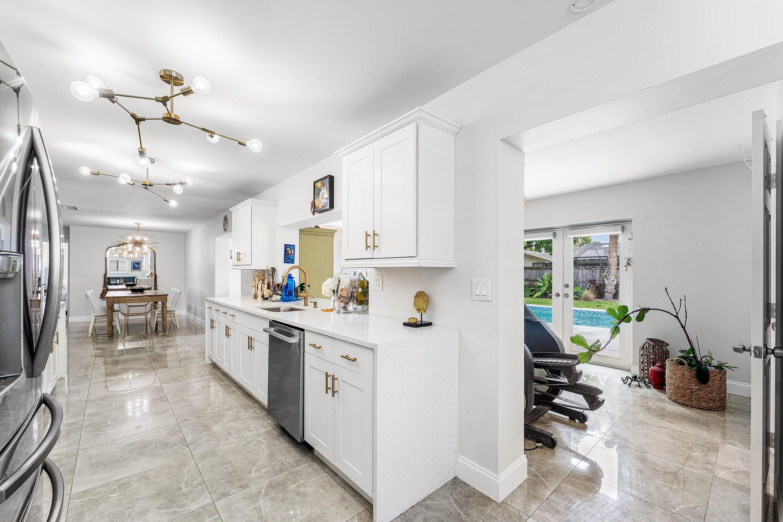 COUNTRY CLUB VILLAGE - Residential