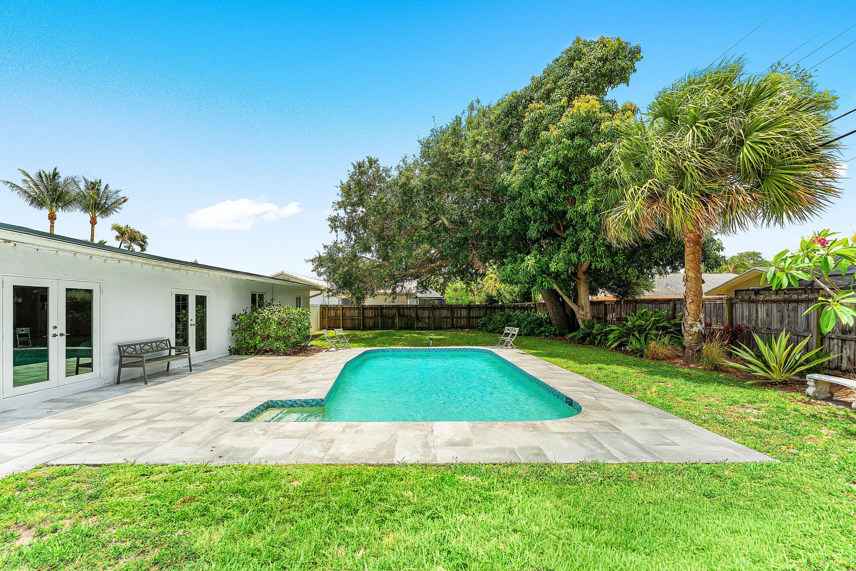COUNTRY CLUB VILLAGE - Residential