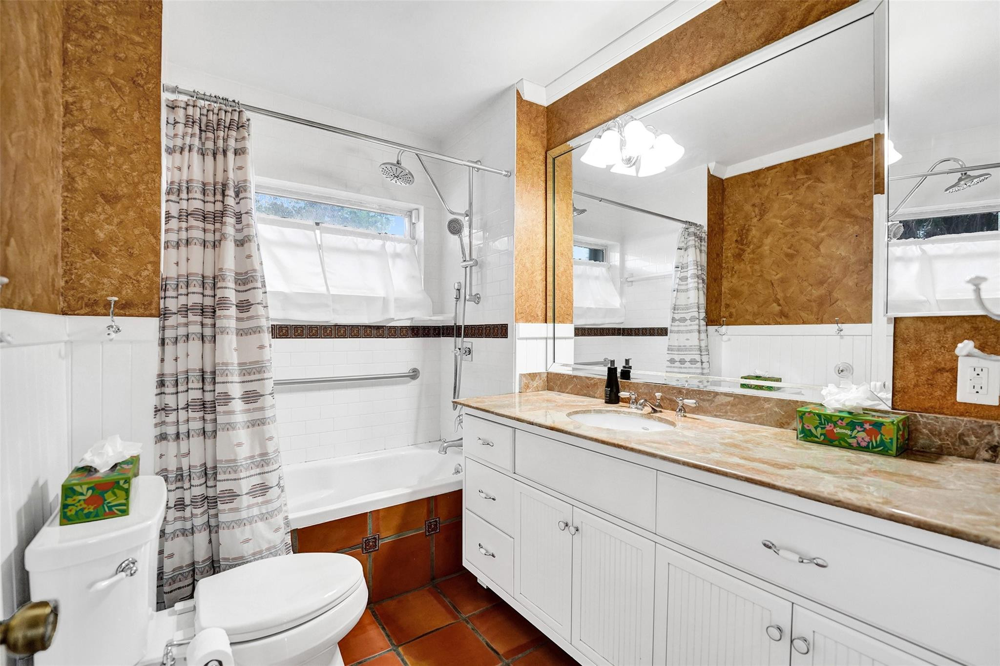 Country Club Estates - Residential