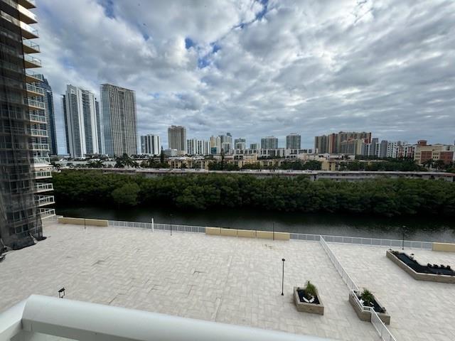 Winston Towers 300 - Residential