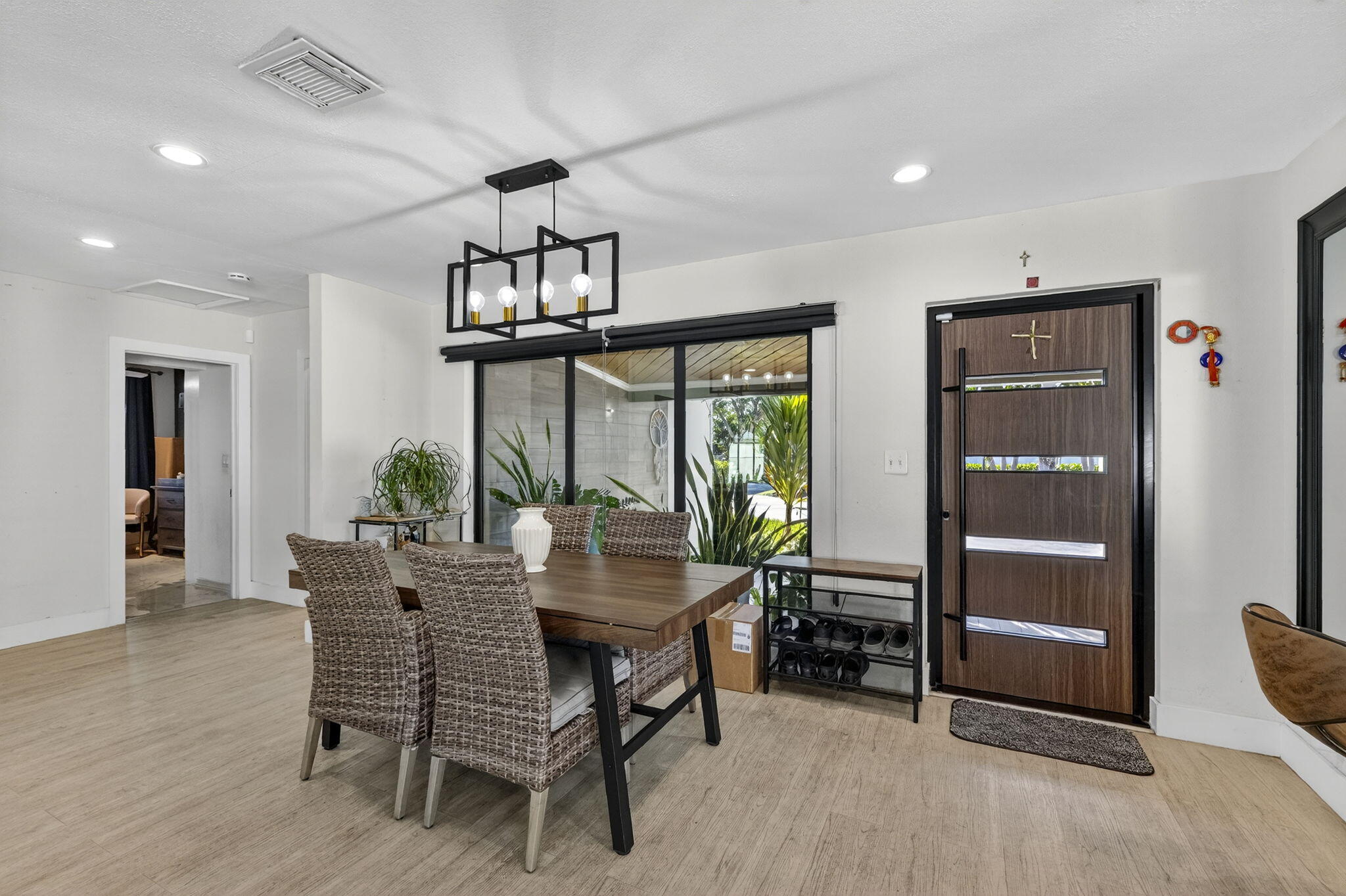 BEACHWAY ESTATES - Residential Lease