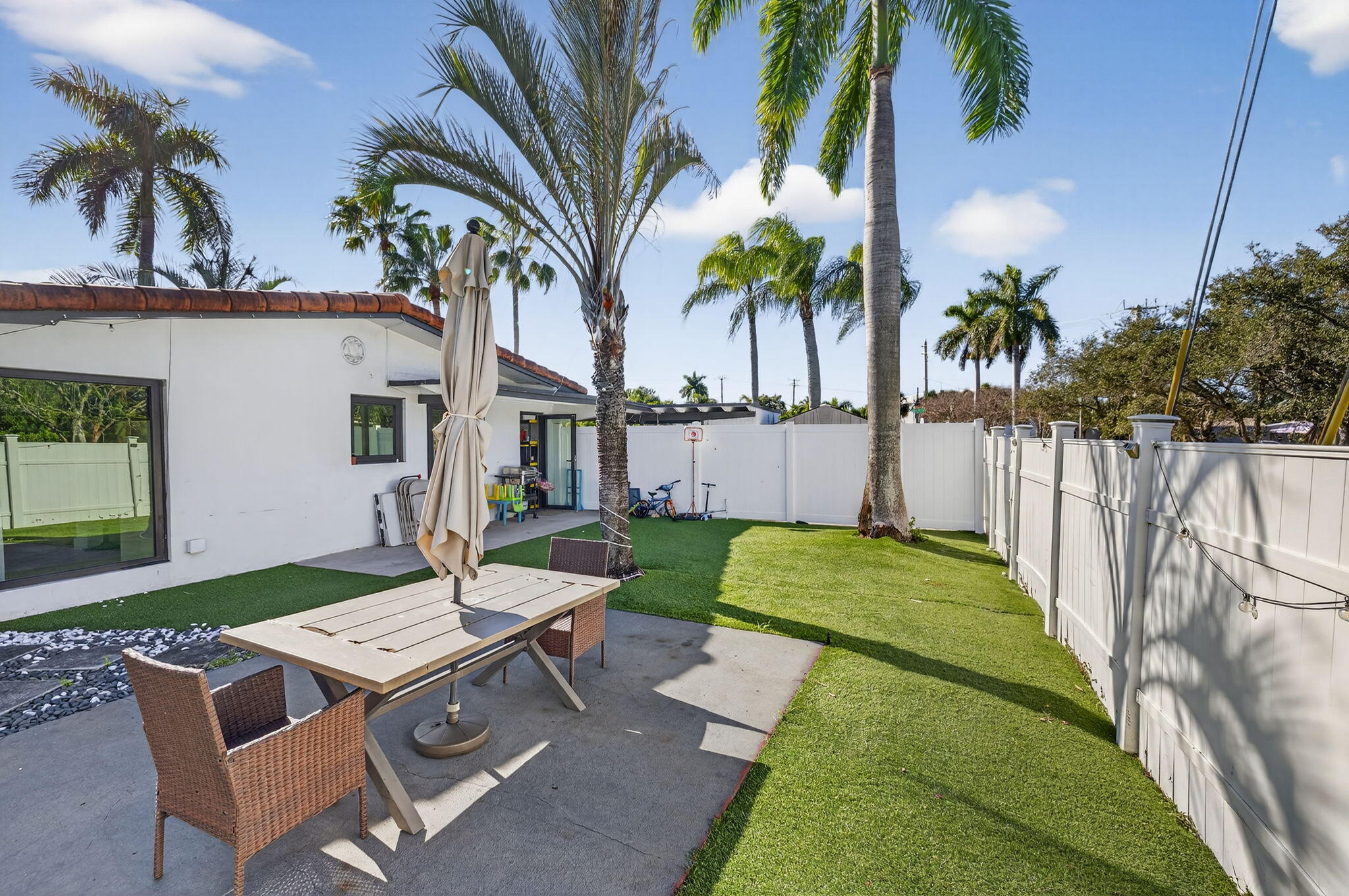 BEACHWAY ESTATES - Residential Lease