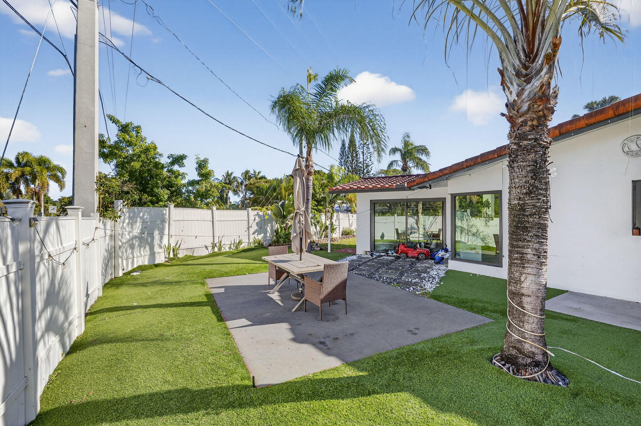 BEACHWAY ESTATES - Residential Lease