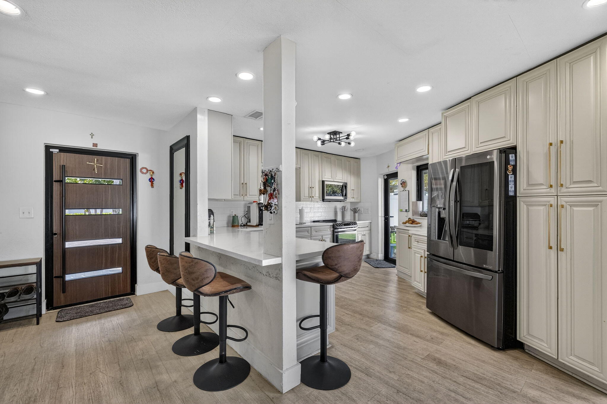 BEACHWAY ESTATES - Residential Lease