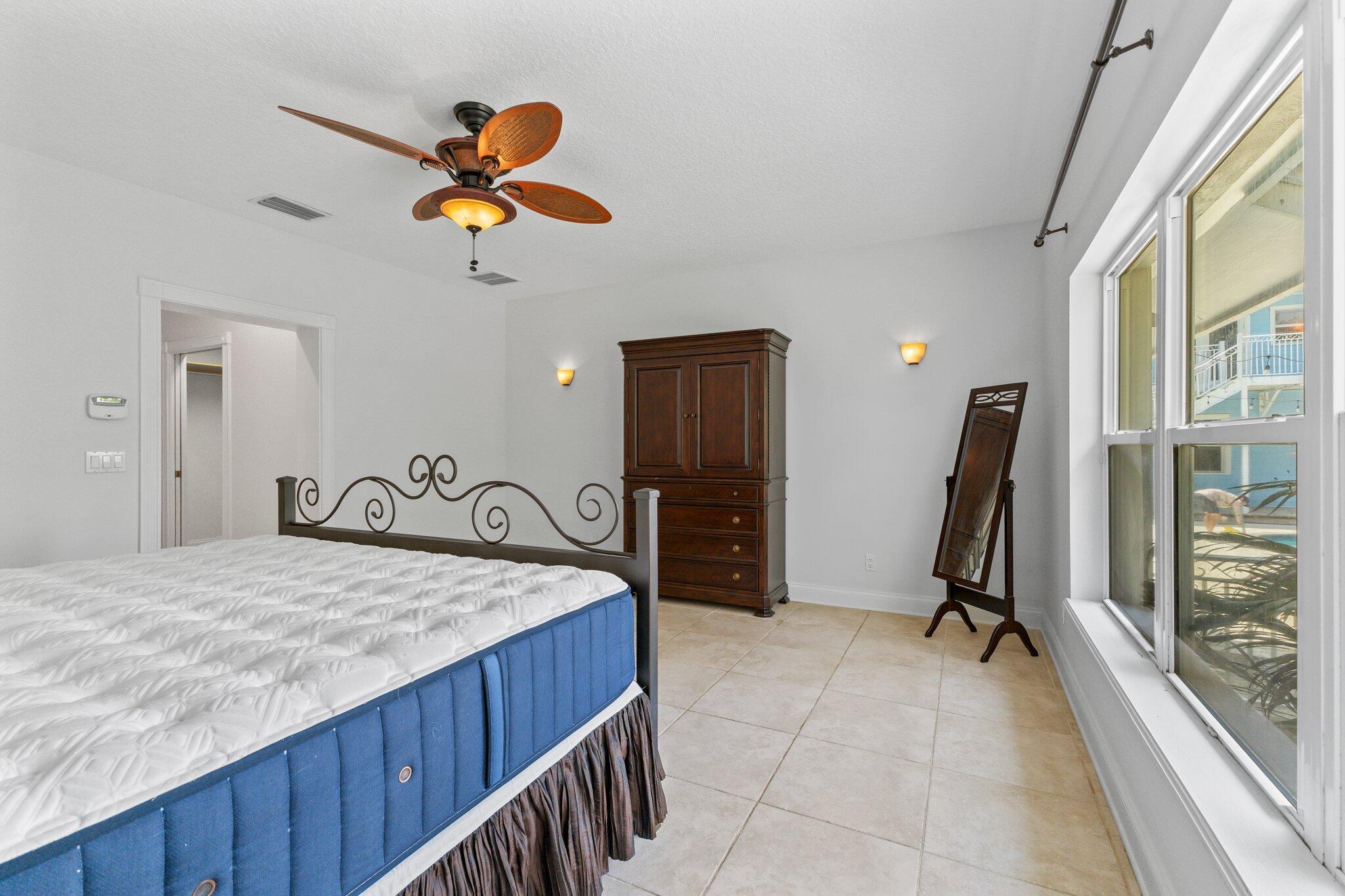 566100 SW Stuart ACREAGE - Residential Lease