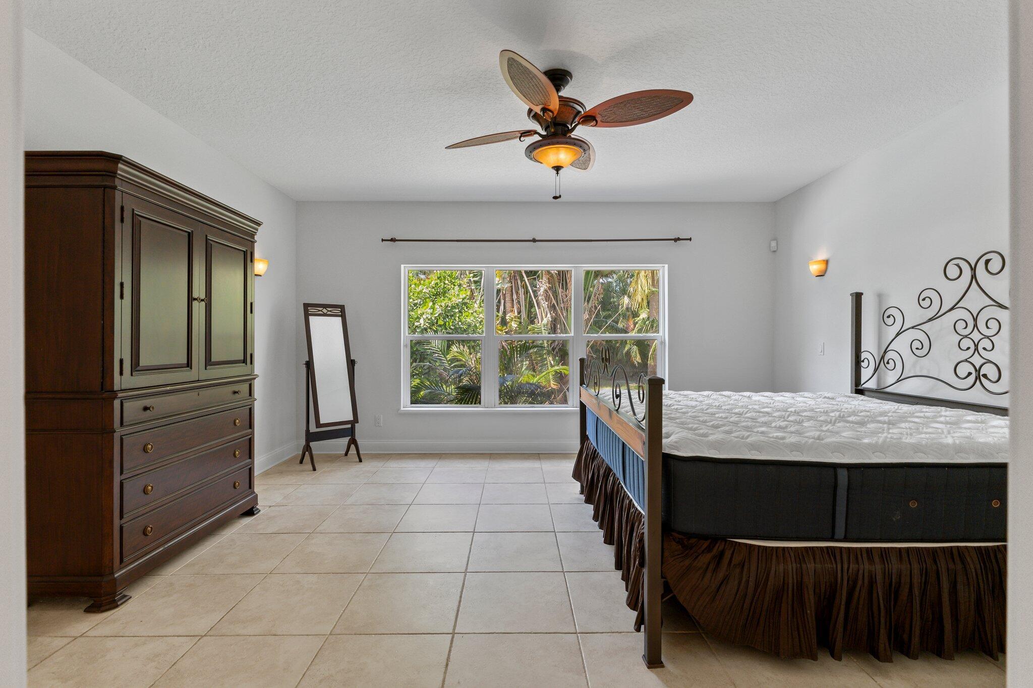 566100 SW Stuart ACREAGE - Residential Lease