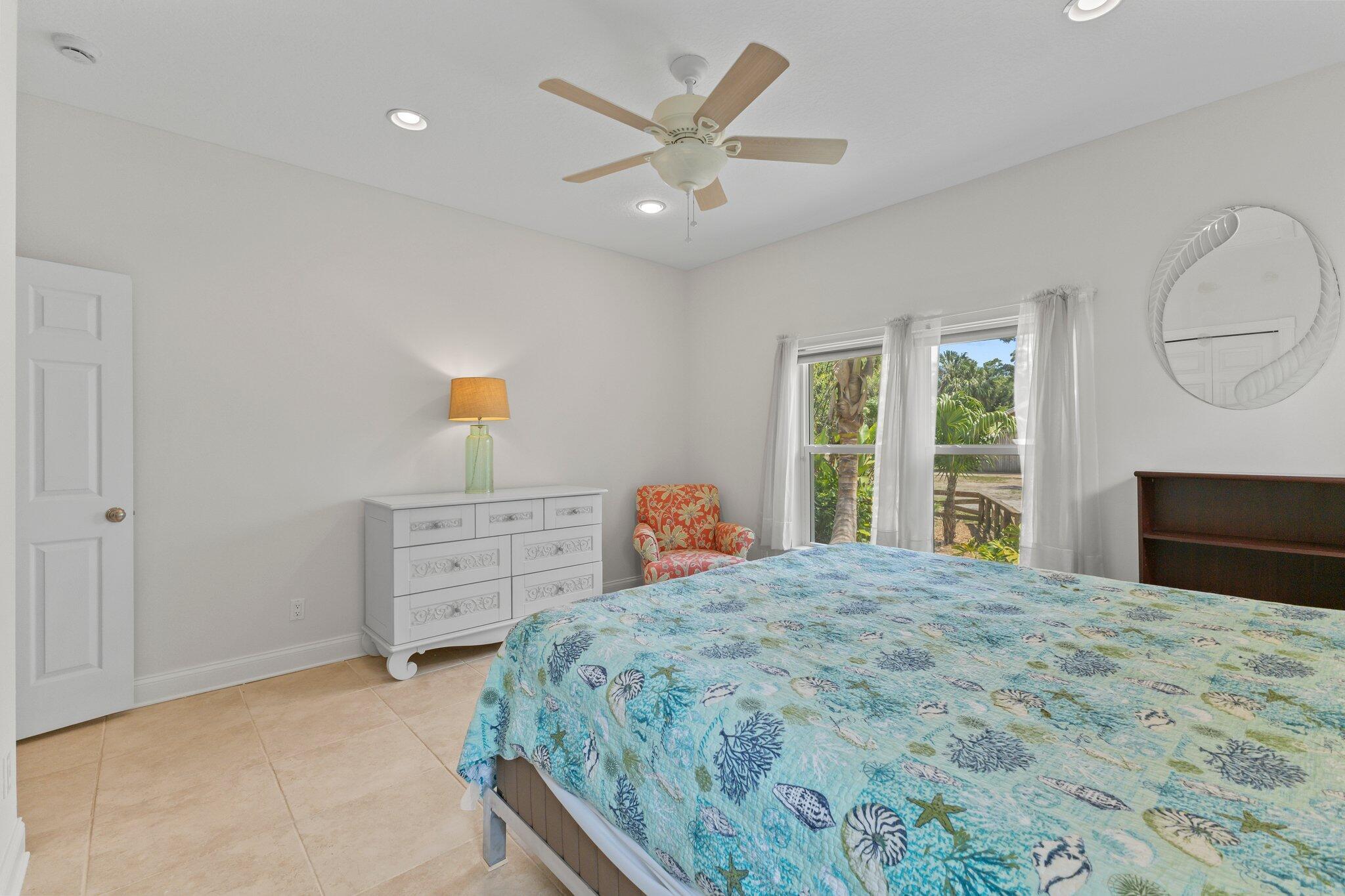 566100 SW Stuart ACREAGE - Residential Lease
