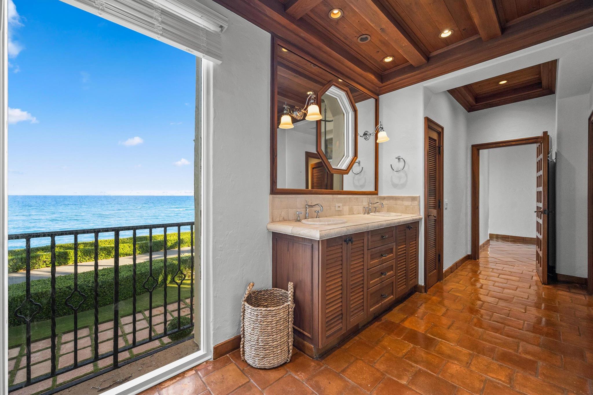 PROXIMITY PARK IN - Residential Lease