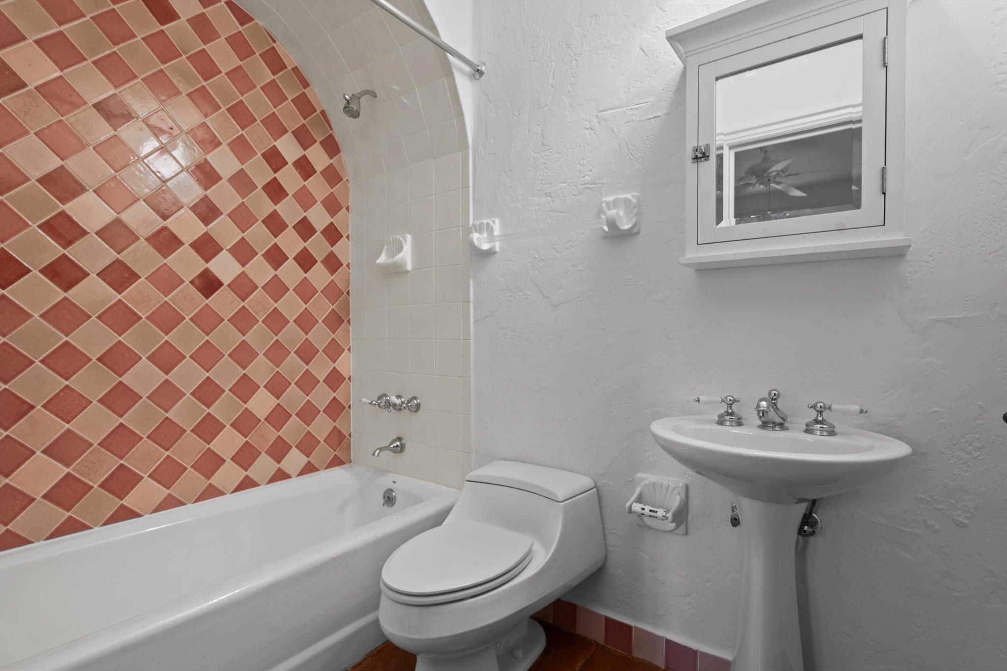 PROXIMITY PARK IN - Residential Lease