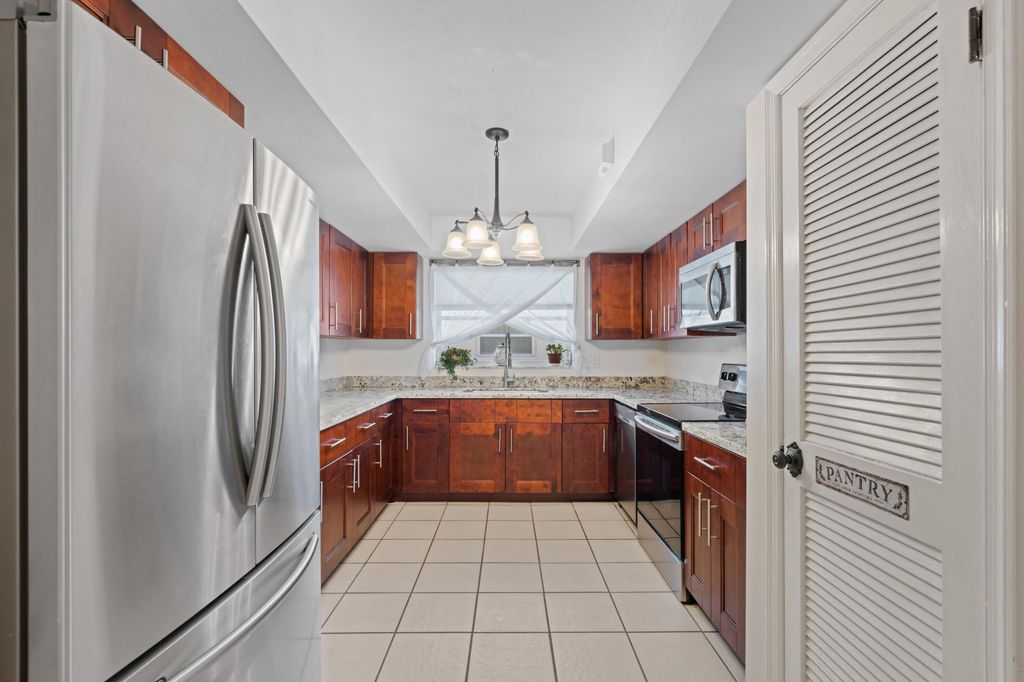 Photo of 2538 SW 13th Court, Boynton Beach, FL 33426 (MLS # R11116647)