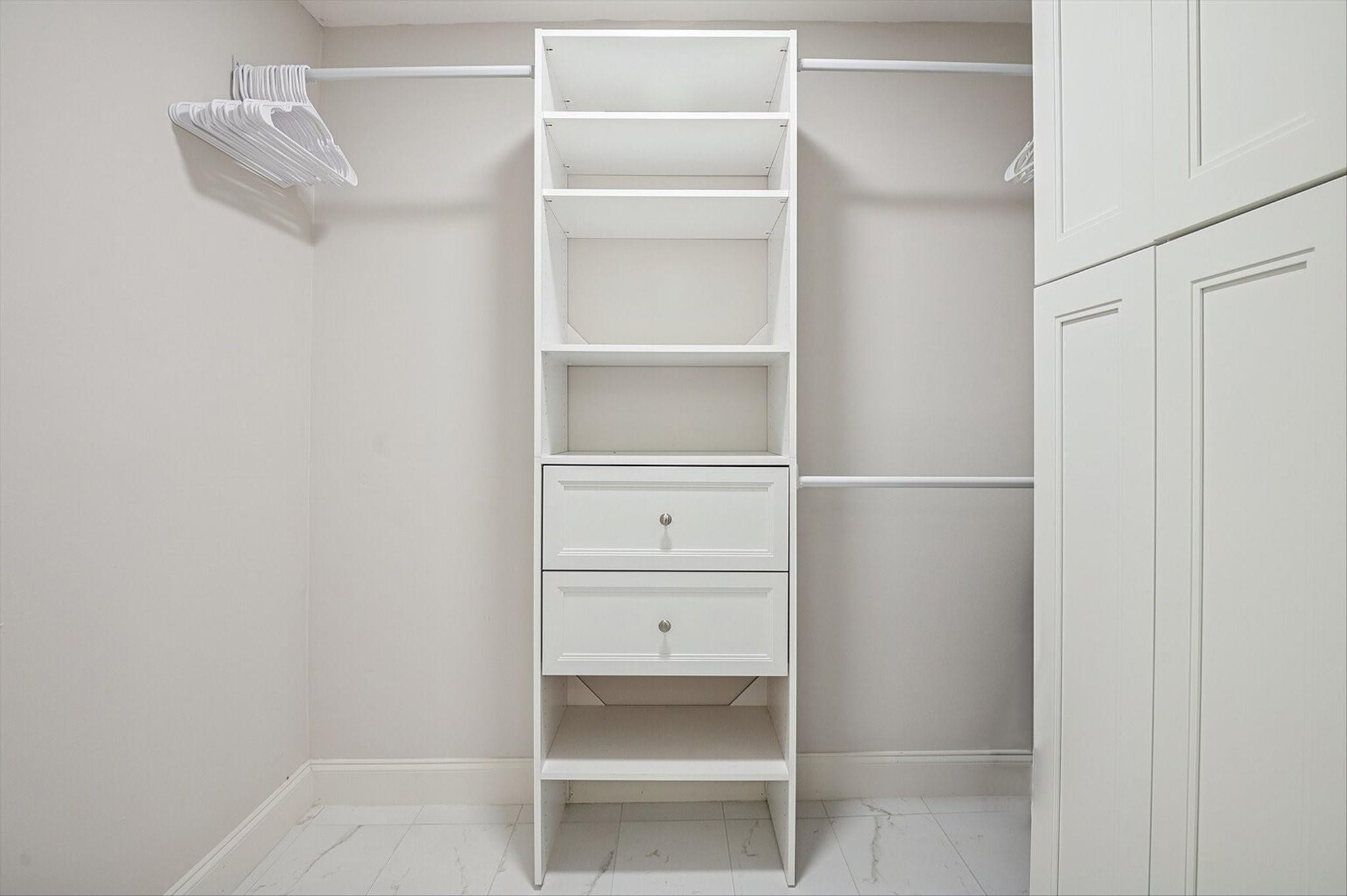 ISLAND VIEW 33-2 B - Residential Lease