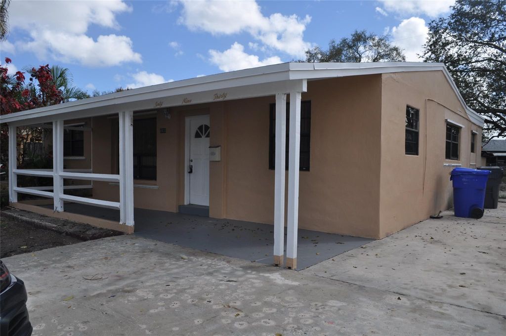 Photo of 6930 Liberty St, Hollywood, FL 33024 (MLS # F10514799)