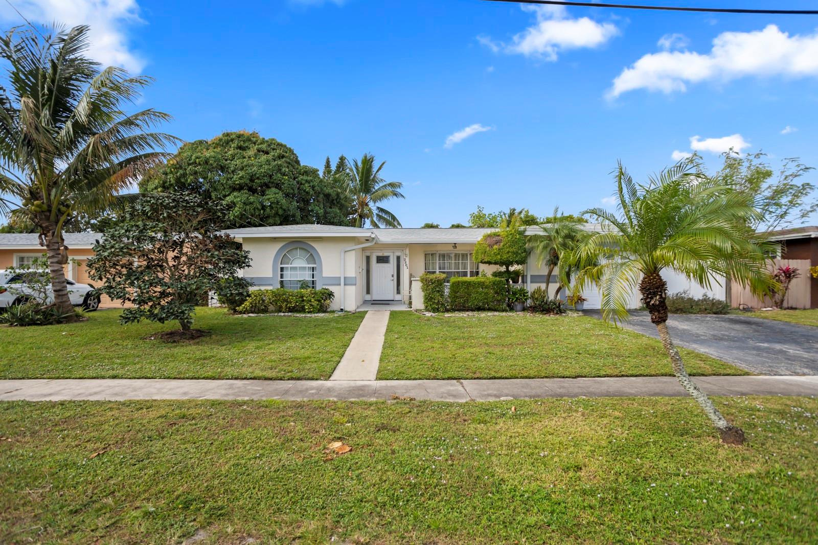 Lauderdale Lakes East Gat - Residential