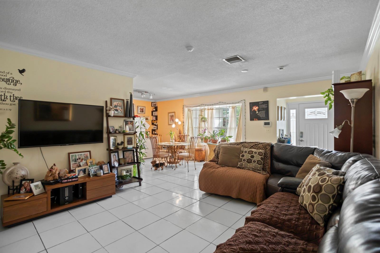 Lauderdale Lakes East Gat - Residential