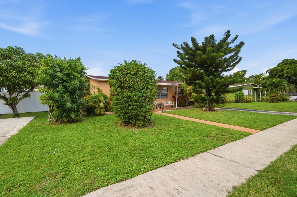 Photo of 2121 NW 63RD Avenue, Sunrise, FL 33313 (MLS # B26094860)