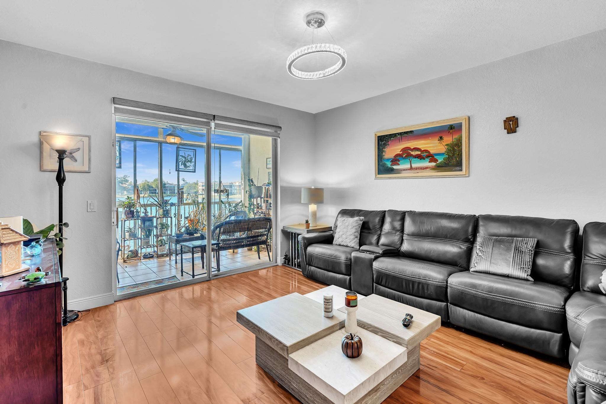 KINGS POINT - Residential