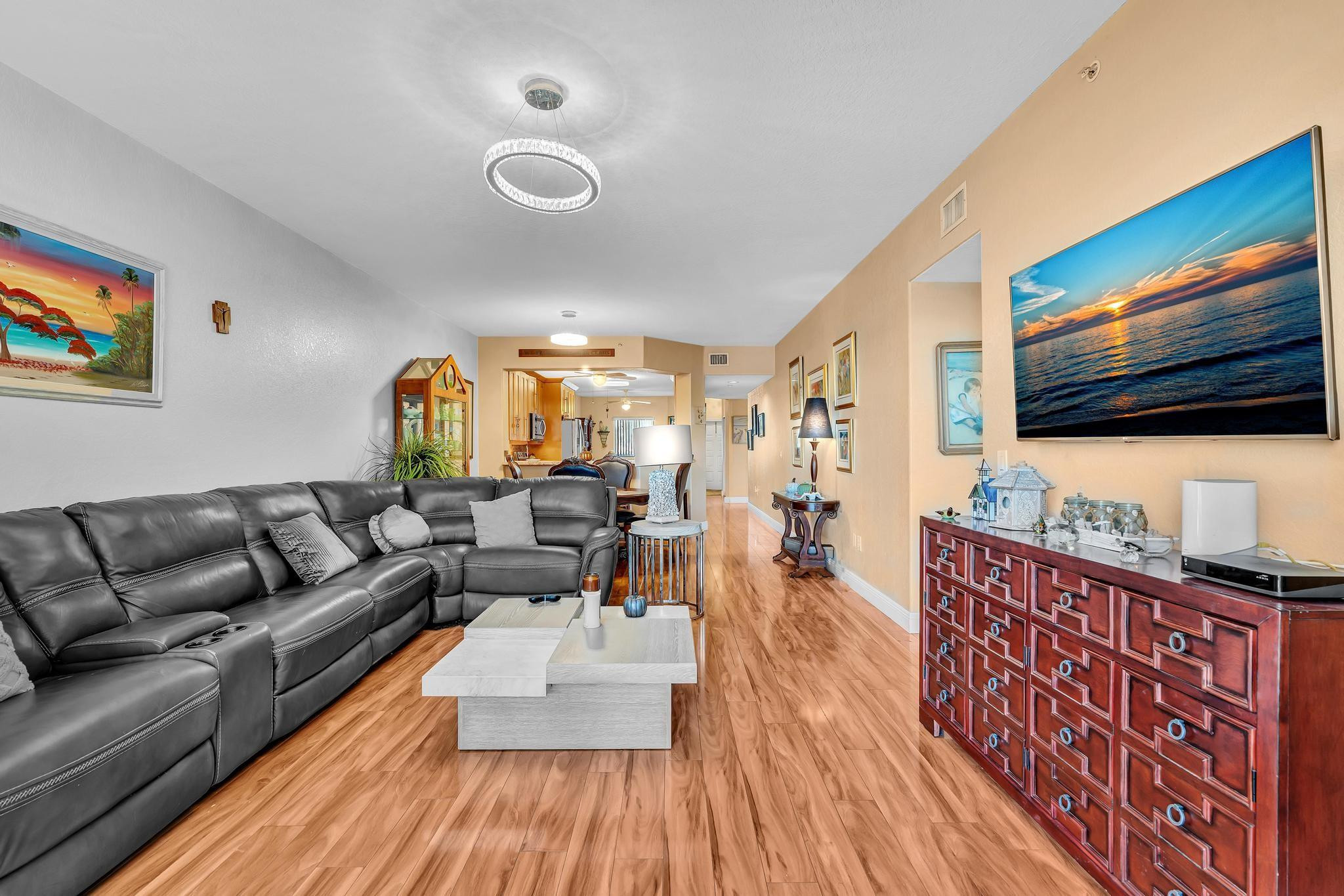 KINGS POINT - Residential