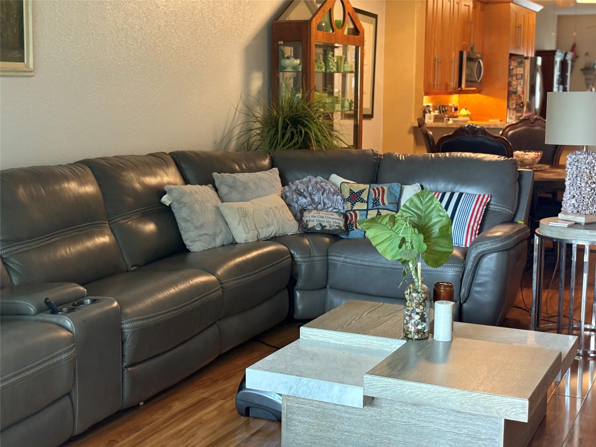 KINGS POINT - Residential